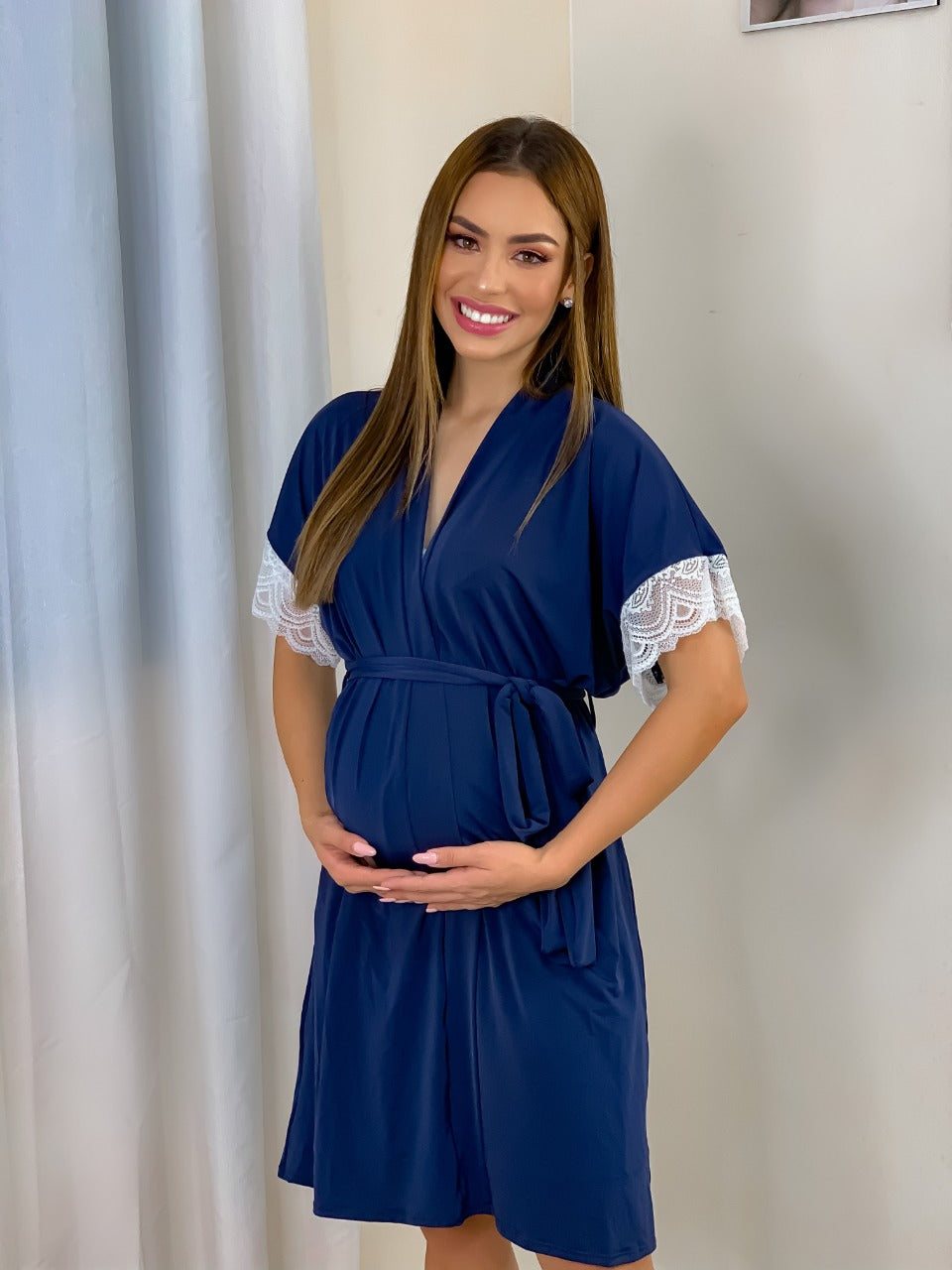 Robe Gestante Curto Azul Marinho com Renda Branca