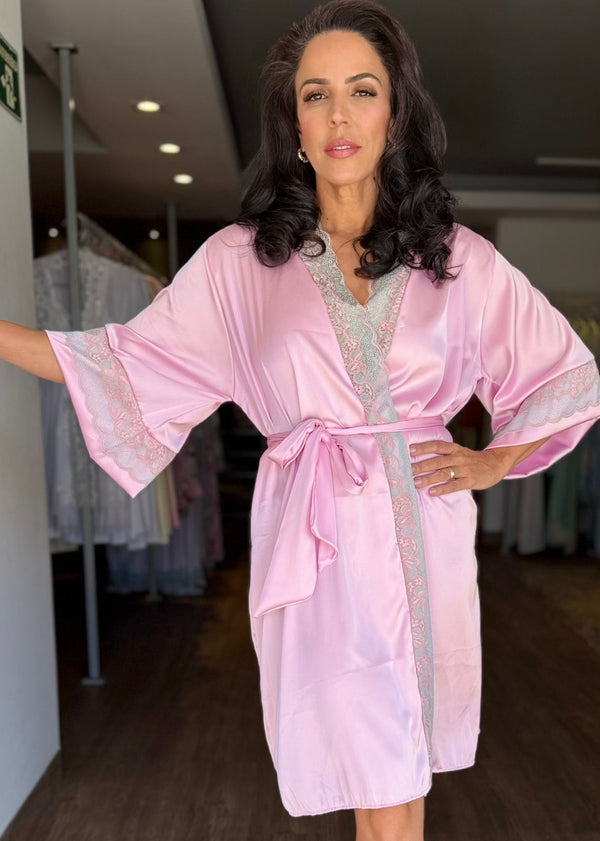Robe Curto em Cetim Gloss Rosa com Renda Bicolor