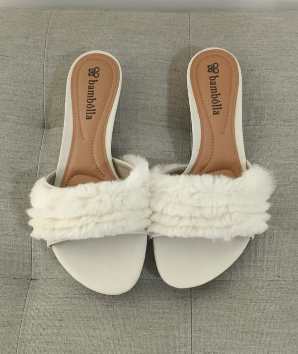Chinelo De Quarto com Saltinho e Pelinhos Off White