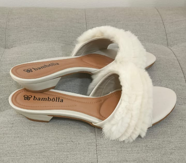 Chinelo De Quarto com Saltinho e Pelinhos Off White
