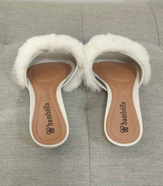 Chinelo De Quarto com Saltinho e Pelinhos Off White