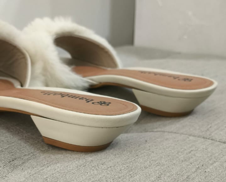 Chinelo De Quarto com Saltinho e Pelinhos Off White