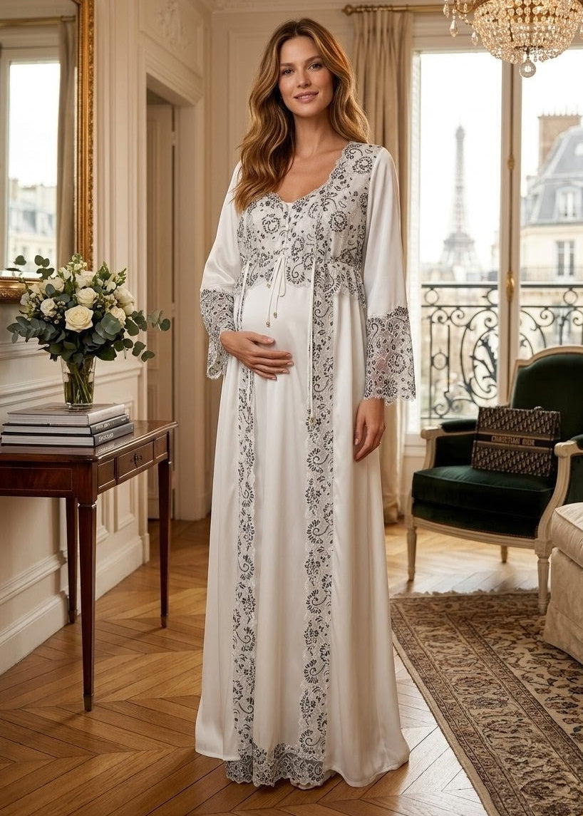 Conjunto Longo em Cetim Branco com Renda Branca e Preta